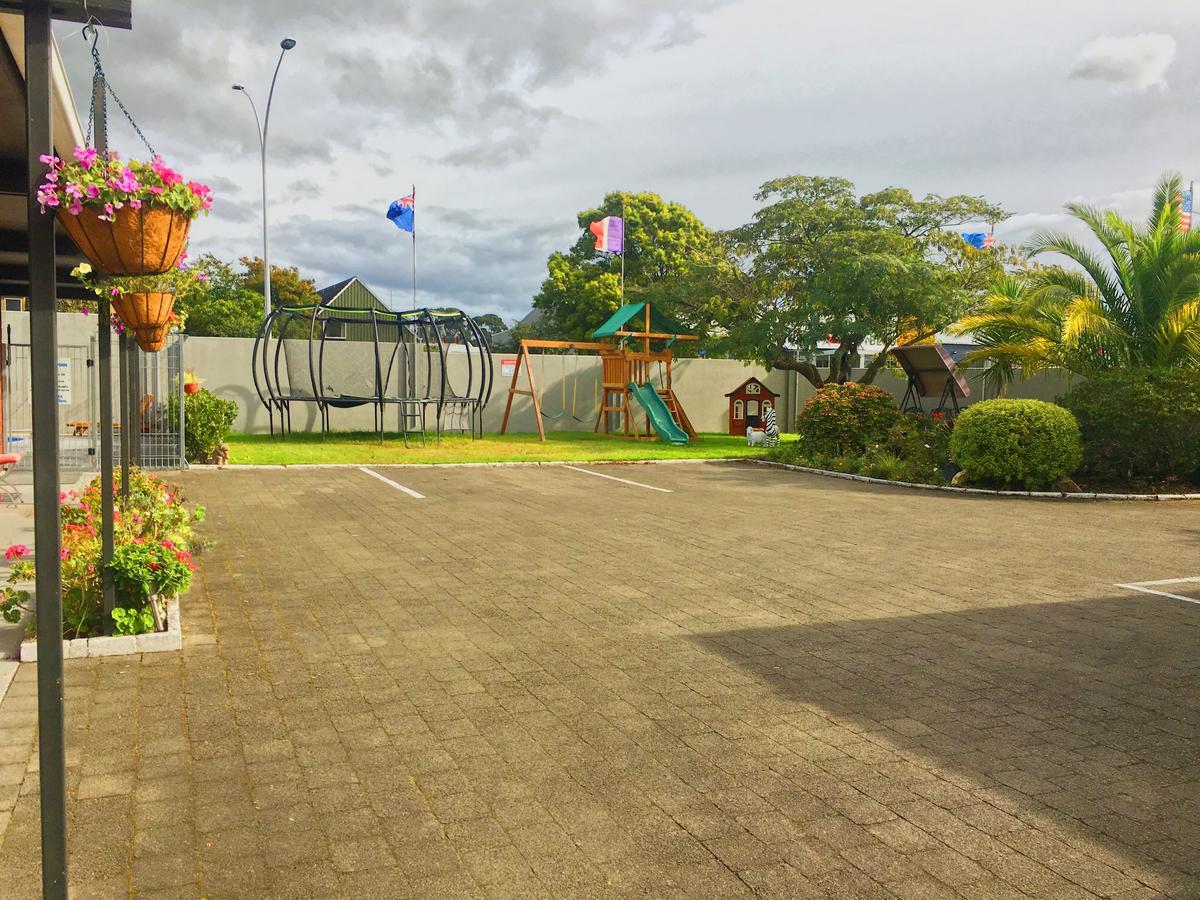 Red Rock Thermal Motel - Mineral Pool Rotorua Ngoại thất bức ảnh